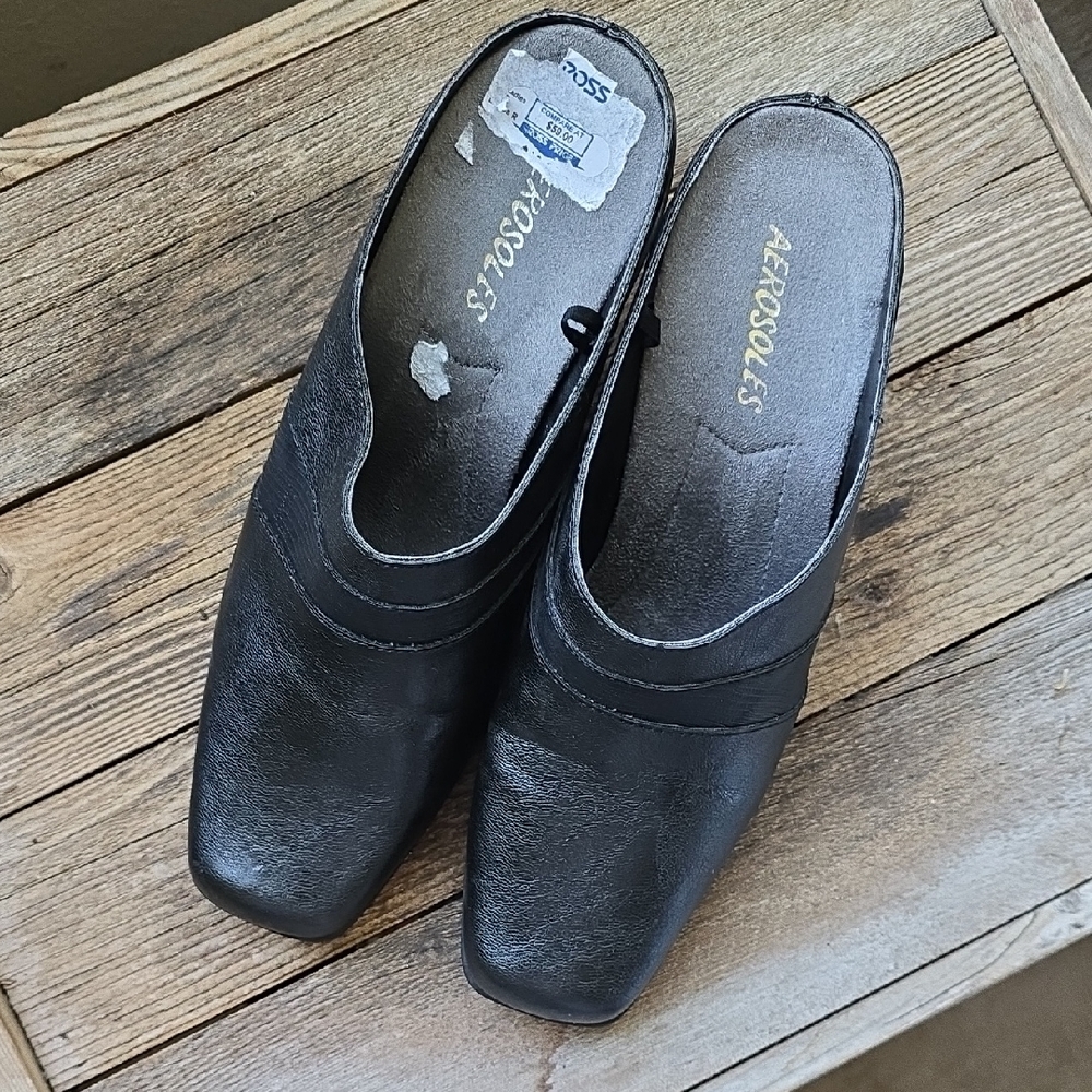 AEROSOLES Black Mules Sleek Minimalist Design